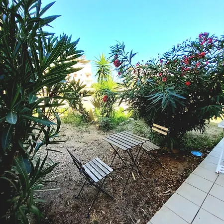 Relax Con Giardino Apartment *